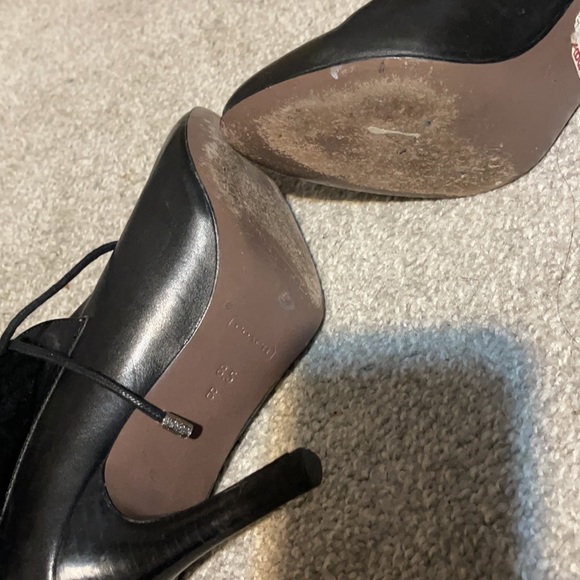 Coach Leather fur booties size 8 1/2 fits more like an 8 good condition. - Picture 8 of 11